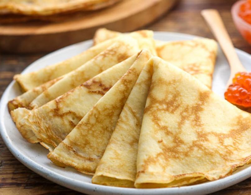 Crêpes n.  Comment faire des crêpes avec des flocons de noix de coco.  Recette de crêpes classique de grand-mère