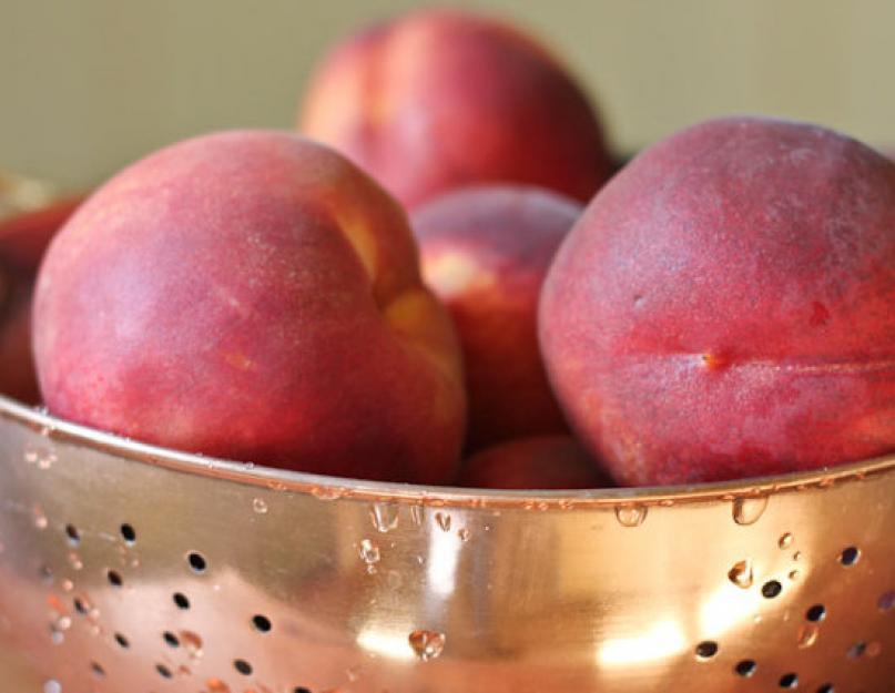 Простые рецепты компота из персиков и нектаринов с косточками и без на зиму, со стерилизацией и без. Компот из персиков в кастрюле