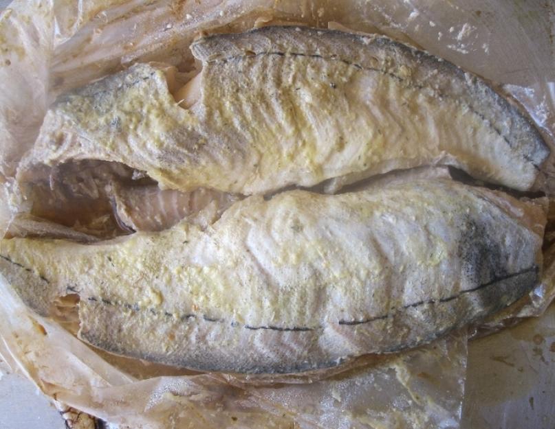 Рецепт приготовления рыбы пикша в духовке. Рыба с картофелем под сметано-укропным соусом в духовке. Кефаль, запеченная в духовке