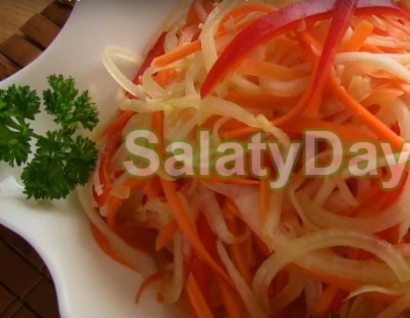 Рецепт салат дайкон ананас и курица. Блюда из дайкона. Салат из дайкона с морковью и яблоком