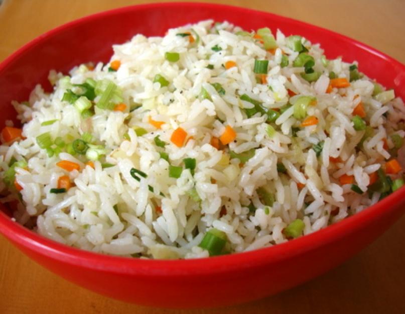 Рассыпчатый рис в редмонд. Рис с овощами. Замороженные овощи с рисом. Рис отварной со свежими овощами фото. Как приготовить рис с овощами замороженными.