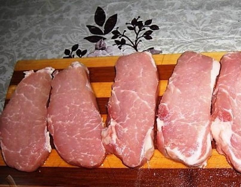 Que peut-on cuisiner rapidement à partir de viande de porc ?  Accordéon de porc au fromage.  Comment faire cuire la pulpe de porc au four en papillote