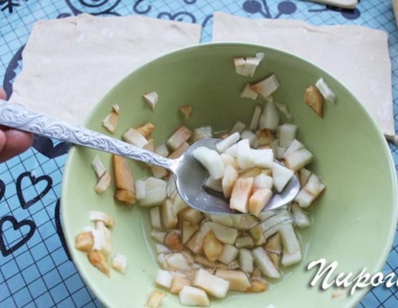 Pâte feuilletée sans levure aux pommes.  Les choux aux pommes en pâte feuilletée sont plus faciles que vous ne le pensez.  Recettes de choux aux pommes à base de pâte feuilletée : langues et enveloppes.  Pâtes feuilletées aux pommes « Rosochki » : recette de pâte feuilletée sans levure