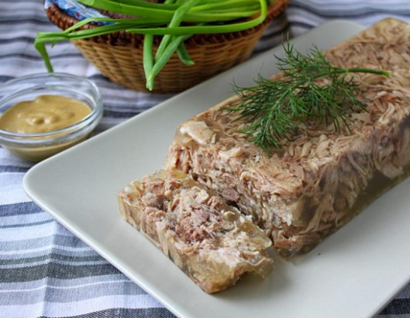 Comment cuisiner une tête de bœuf en gelée.  Viande en gelée de bœuf - recettes étape par étape avec photos.  Comment cuisiner et combien de temps cuire la viande en gelée de bœuf