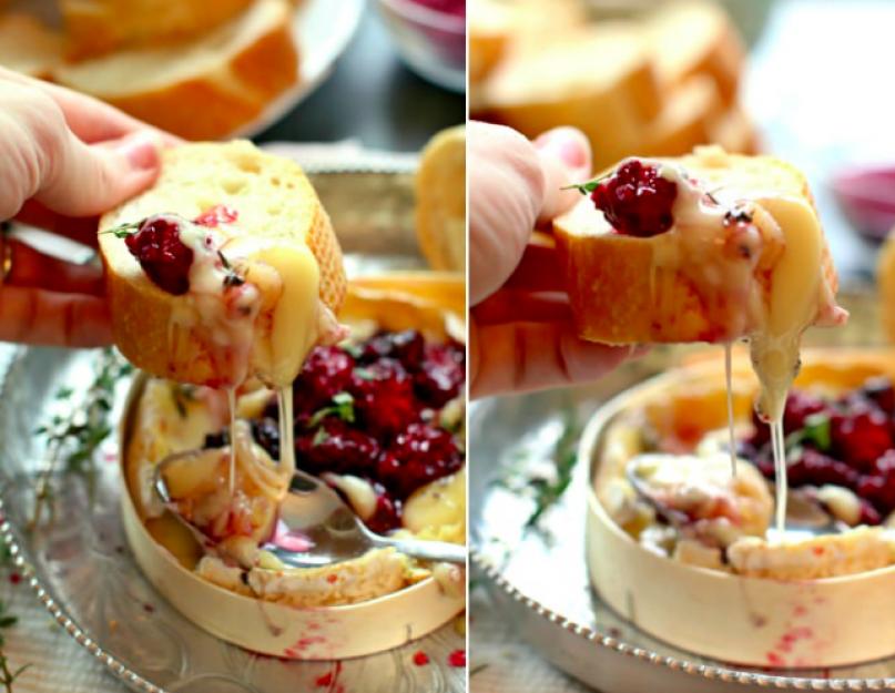 Le petit-déjeuner, le déjeuner et le dîner sont en français.  Quels plats français tout voyageur devrait-il essayer ?