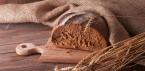 खमीर और पानी के साथ राई की रोटी ओवन में त्वरित खमीर के साथ राई की रोटी