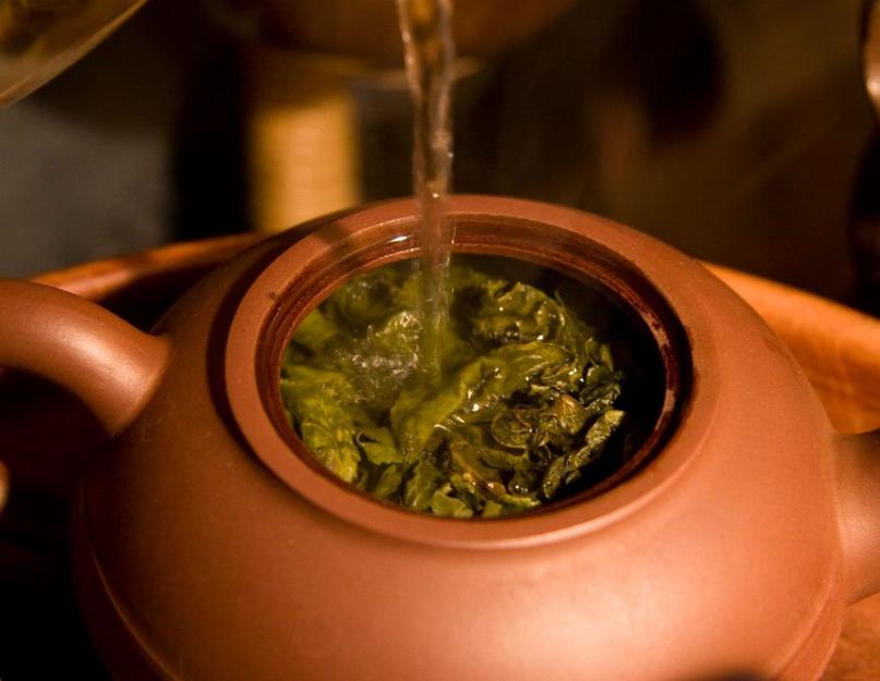 Как правильно заваривать крупнолистовой черный чай. Как и сколько заваривать зеленый чай. Черный чай с бергамотом
