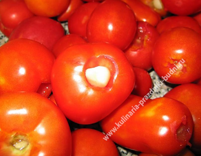 Соленые помидоры в банке по быстрому. Малосольные помидоры с чесноком и зеленью: быстрые рецепты