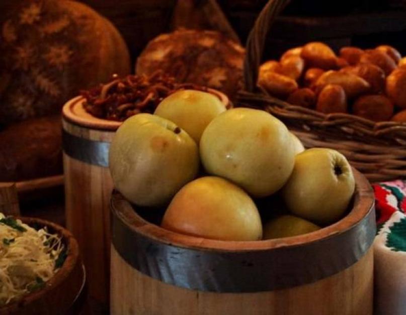 Моченые яблоки – вкусная и полезная заготовка. Рецепт мочёных яблок в домашних условиях в банках