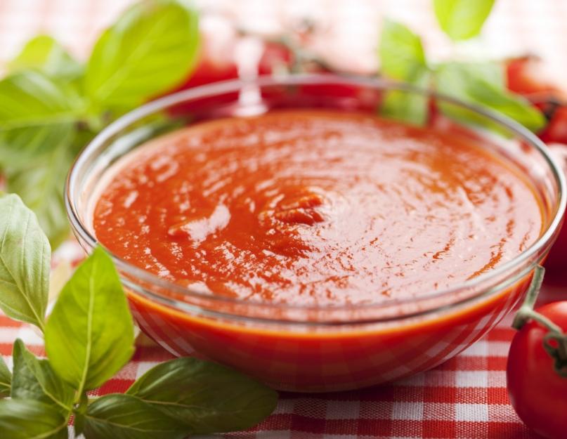 Sauce à base de purée de tomates.  Comment faire de la sauce tomate - une recette traditionnelle.  Sauce tomate pour pizza