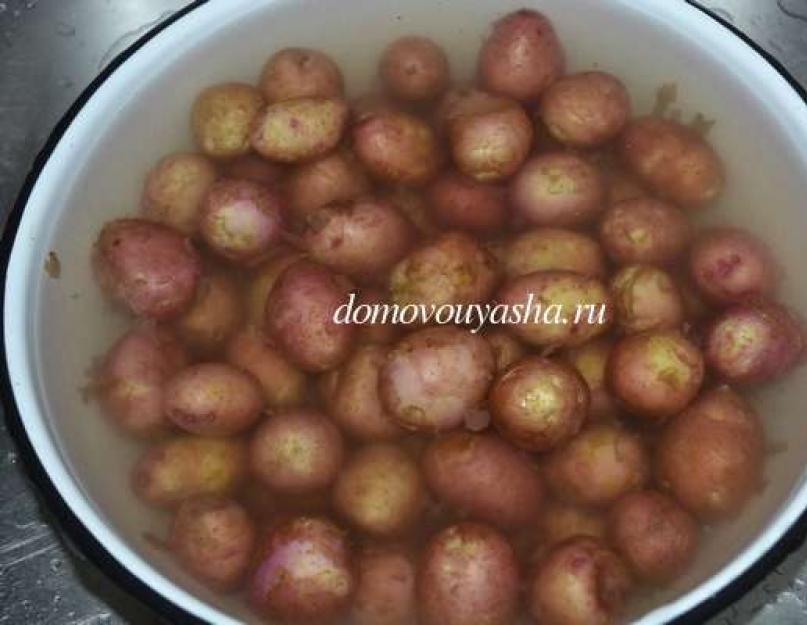 Как приготовить мелкую картошку на сковороде. Самый лучший жареный молодой картофель