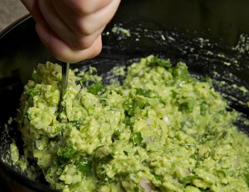 Comment faire de la sauce Guacamole : une recette classique et ses variantes.  Sauce avocat Guacamole : recettes pour un ajout mexicain !  Recettes nouvelles et classiques de sauce guacamole à l'avocat, collations avec