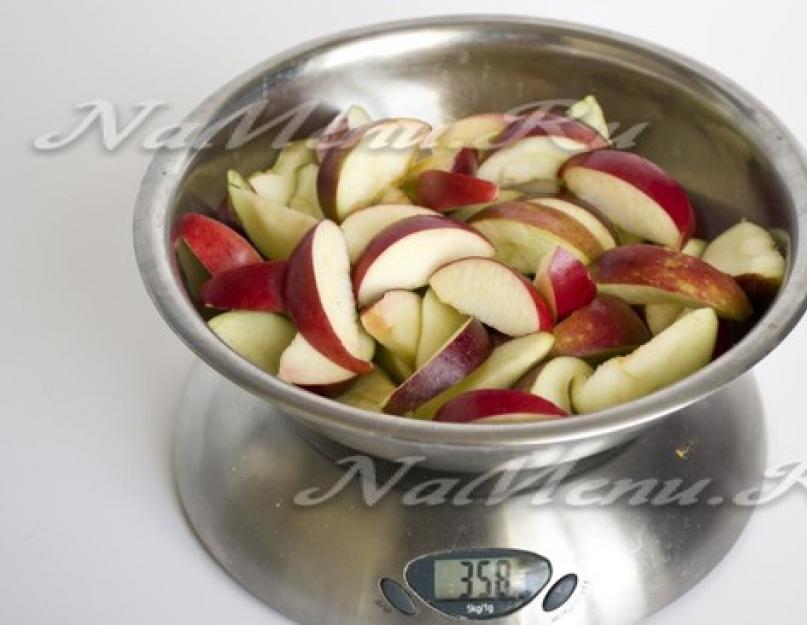 Как приятно зимой открыть баночку варенья из яблок. Простые рецепты витаминных джемов из клюквы