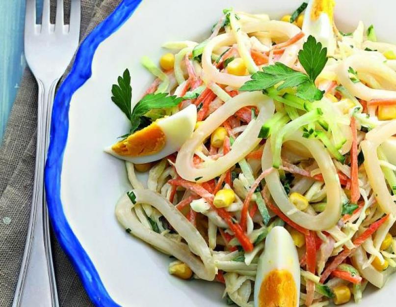 Салат из кальмаров праздничный рецепт. Салат с кальмарами – рецепты с фото простых и вкусных блюд. Как приготовить салат из кальмаров без майонеза