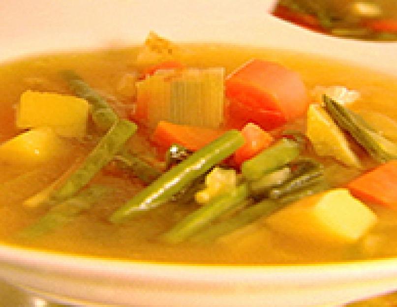 Как сварить суп из овощей без мяса. Необычный овощной суп с капустой. Овощной суп с солеными огурцами