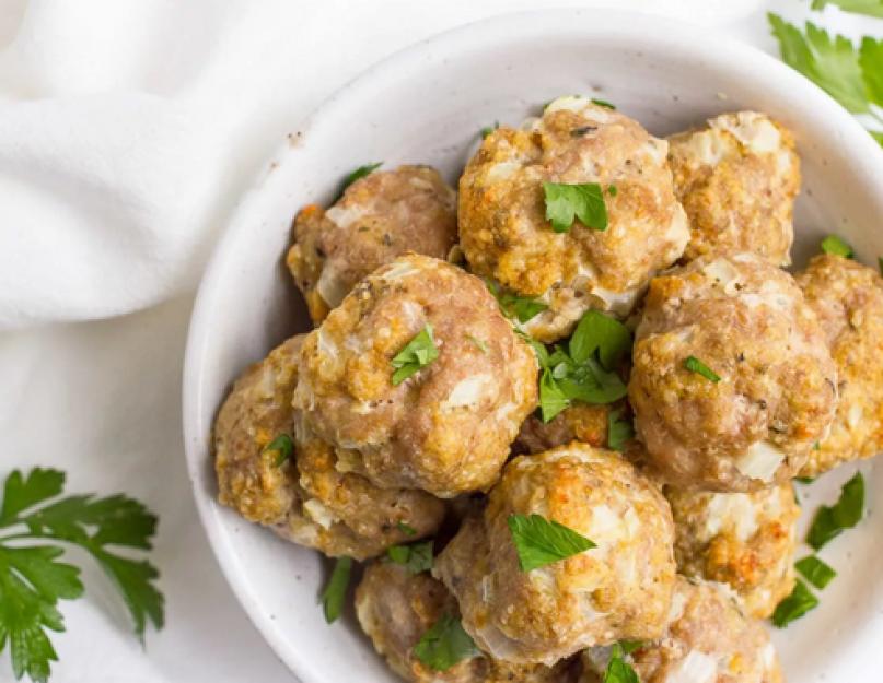 Boulettes de viande diététiques au four.  Recettes de boulettes de poulet hachées.  Boulettes de poulet à la crème