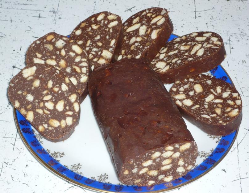 Шоколадная колбаска рецепт печенье сгущенка шоколадное масло. Шоколадная колбаска из печенья со сгущенкой
