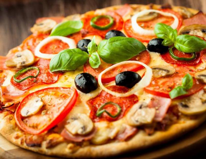 Comment cuisiner des recettes de pizza.  Garnitures de pizza maison.  Recettes de garnitures de pizza, des options simples et savoureuses pour les meilleures garnitures.  Une recette très simple et facile de pizza sans levure