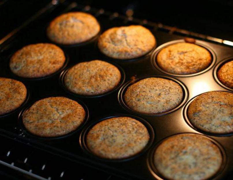 Perché il biscotto si restringe nel forno?  Perché il pan di spagna si deposita dopo la cottura: vediamo gli errori.  Cosa fare, se