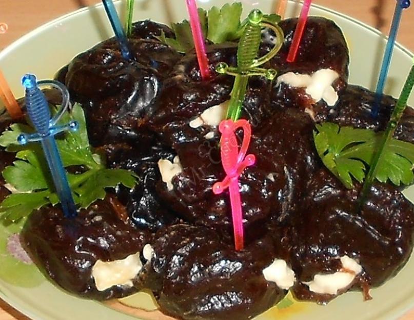 Фаршированный чернослив с грецкими орехами. Чернослив фаршированный: вкусные рецепты, особенности приготовления и отзывы