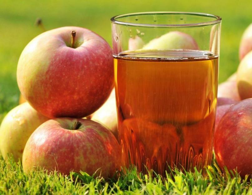 Чем полезен яблочный сок из соковыжималки. Как лечиться яблочным соком? Как сделать натуральный яблочный сок в домашних условиях
