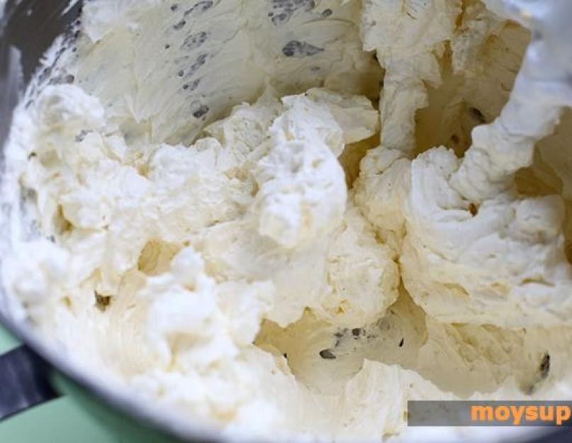 Что сделать из белкового крема. Украшаем домашние десерты: учимся готовить белковый крем