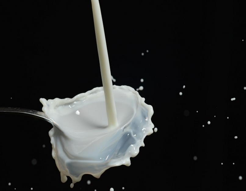 Что означает цельное, восстановленное или нормализованное молоко? Разница между нормализованным и цельным молоком