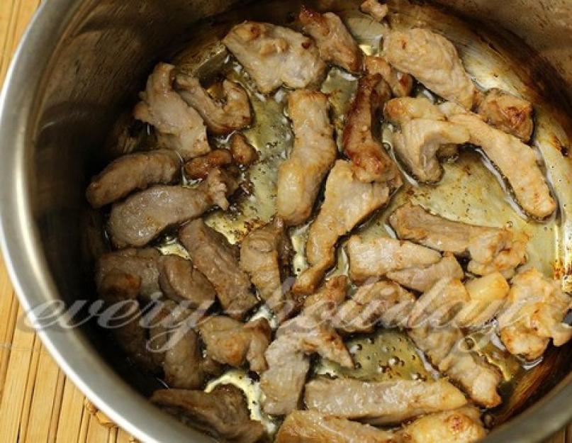 Сливочный соус для мяса в духовке свинина. Свинина в сливках – лучшие рецепты. Способы приготовления свинины в сливках: с грибами, чесноком, луком, черносливом