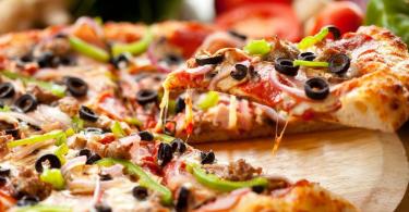 Pizza en una olla de cocción lenta - recetas con fotos