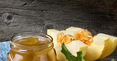การเตรียมแตงสำหรับฤดูหนาว สูตรอาหารแสนอร่อย - คุณจะเลียนิ้ว ล้างแอปเปิ้ลและแยมแตงเป็นชิ้น