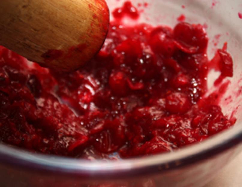 Как сделать протертые ягоды. Клюква на зиму – прекрасное витаминное лакомство: видео. Клюква в сахарной пудре